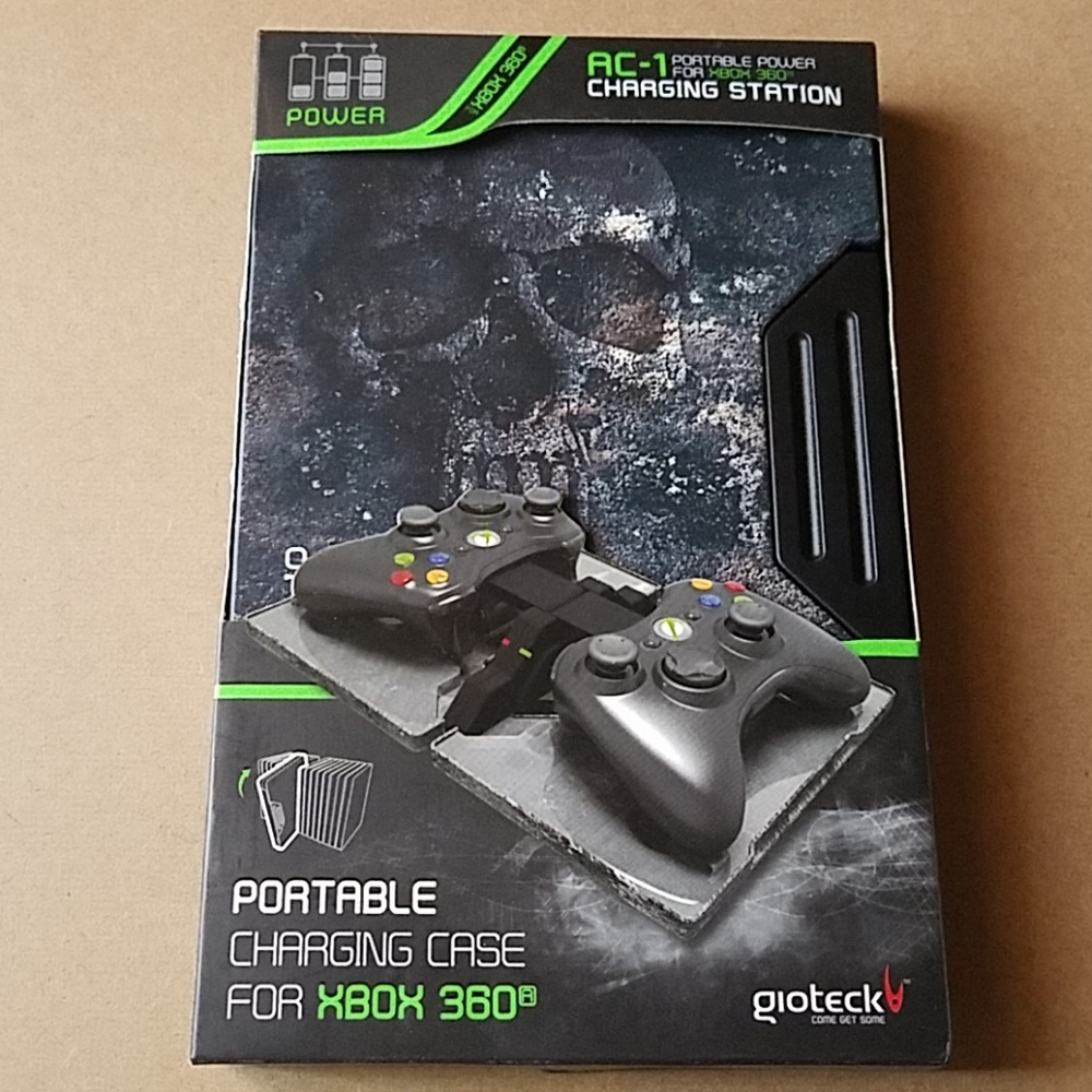 Xbox 360 Portable Charging Case